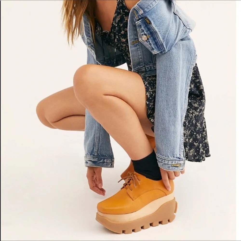 Jeffrey Campbell Tan Platform Shoes - Picture 14 of 14